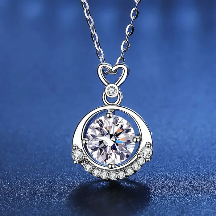 Trendolla Jewelry Little Heart Four Claw Crown Moissanite Necklace Necklaces