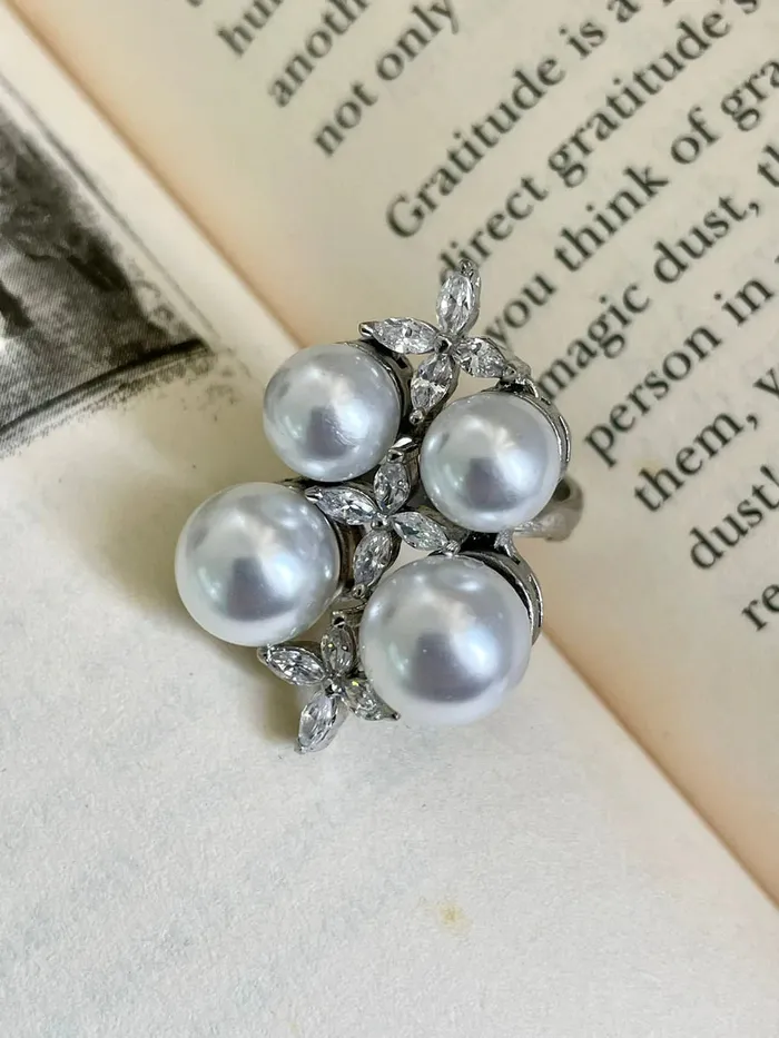PRERTO ECOMMERCE PRIVATE LIMITED Necklaces Pearly Silver Dimonte Floret Necklace Set