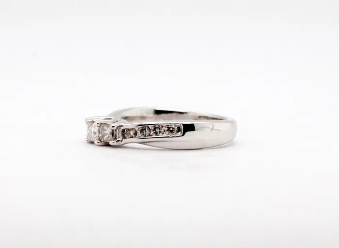 Rings FULLERS PURCHASE FROM PUBLIC Estate 10KW 40 Cttw Diamond 3 Stone Ring ISI1