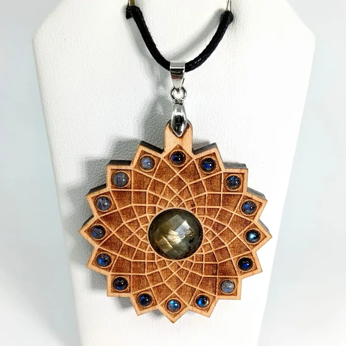 Necklaces Bliss Crystals Laser Cut Pendant Labradorite Geometric 9g SK7612