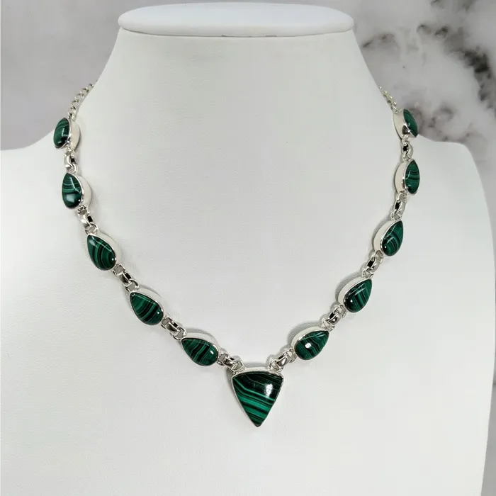 Necklaces Bliss Crystals Malachite 18 SS 11 Stone Necklace LV3911
