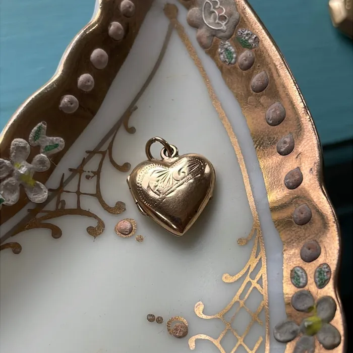 Vintage Paris Jewelry Necklaces Engraved Dainty Heart Locket 9k Gold Vintage