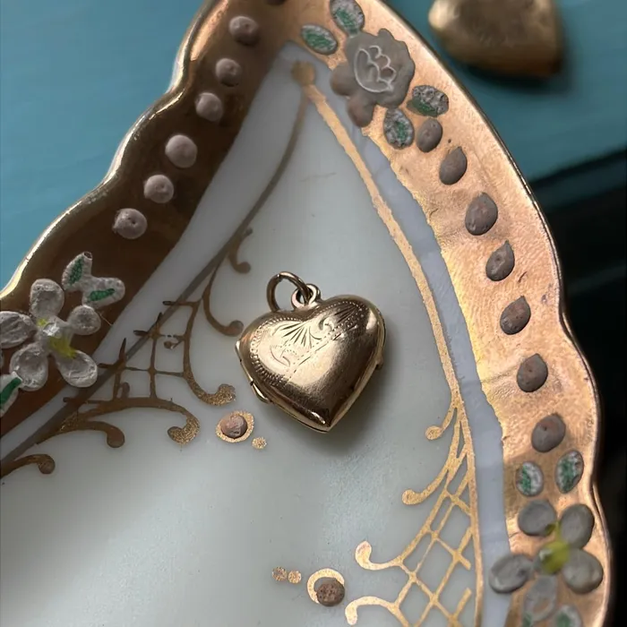 Vintage Paris Jewelry Necklaces Engraved Dainty Heart Locket 9k Gold Vintage