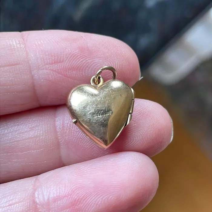 Vintage Paris Jewelry Necklaces Engraved Dainty Heart Locket 9k Gold Vintage