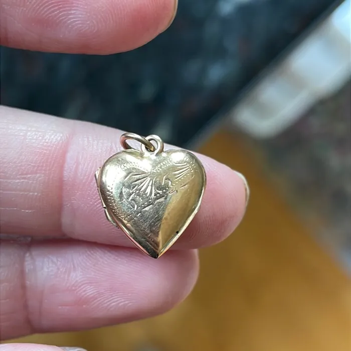 Vintage Paris Jewelry Necklaces Engraved Dainty Heart Locket 9k Gold Vintage