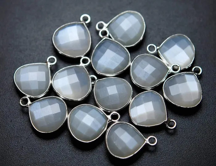 Beads Supplies USA Necklaces 925 Sterling Silver Natural White Moonstone Faceted Heart Shape Pendent 2 Piece Of 16mm Approx Beads Supplies USA Necklaces 925 Sterling Silver Natural White Moonstone Faceted Heart Shape Pendent 2 Piece Of 16mm Approx