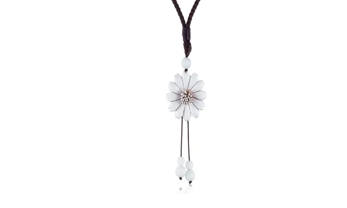Necklaces sparklingselections Stylish Leather Flower Shape White Women Pendant Necklace Necklaces sparklingselections Stylish Leather Flower Shape White Women Pendant Necklace